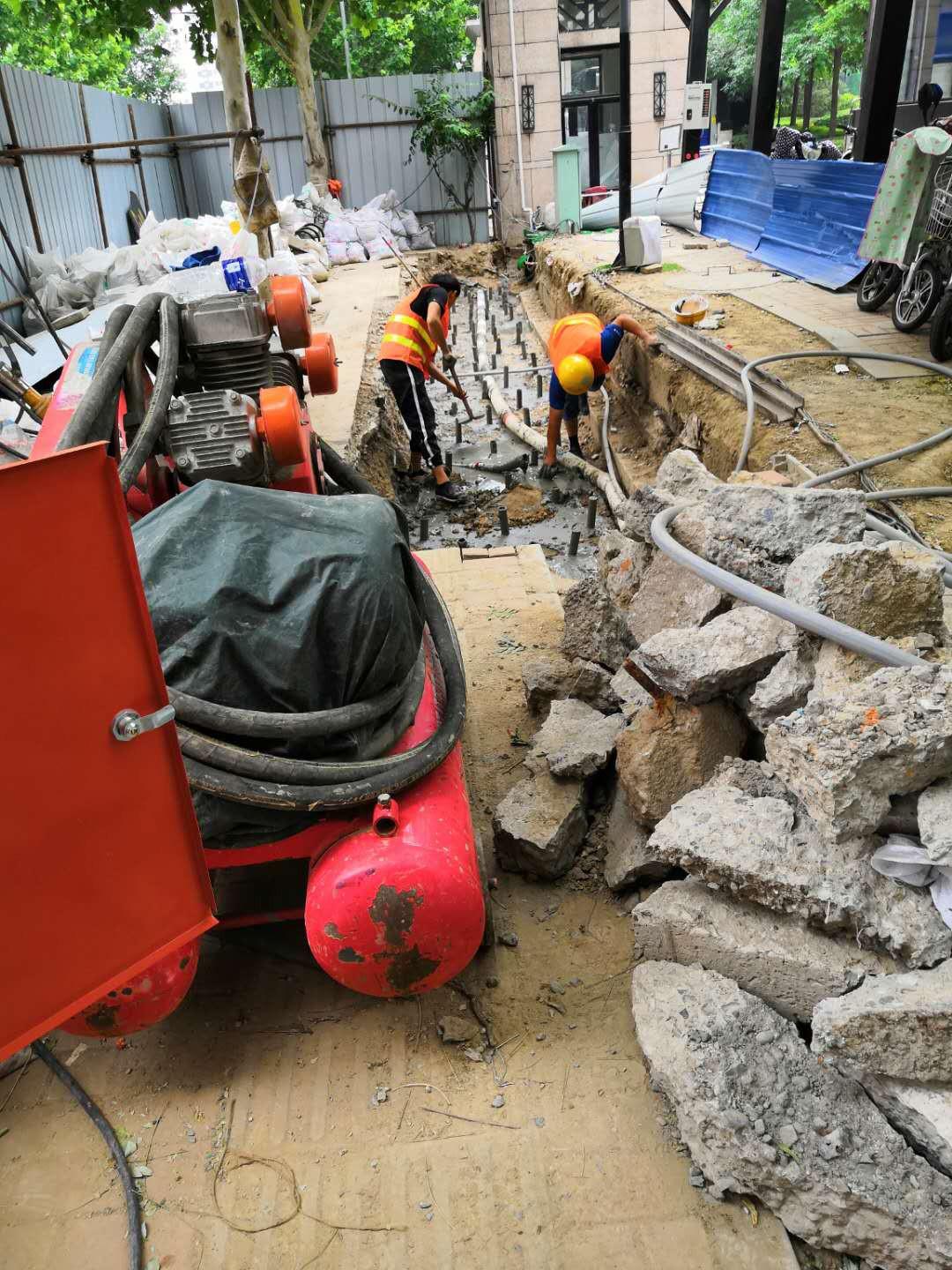 壤塘地基加固解决房子的地基下沉问题